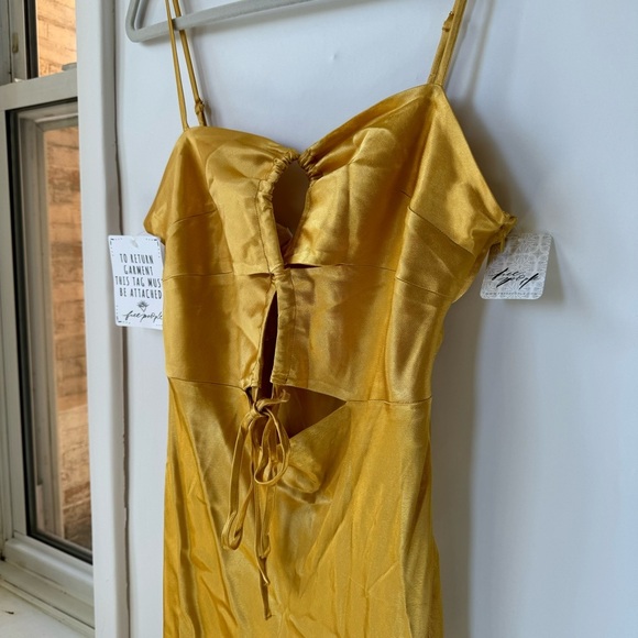 NWT Shona Joy Alma Lace Up Midi Dress Cocktail Cut Out Satin Gold Yellow Size 10 - Picture 9 of 12